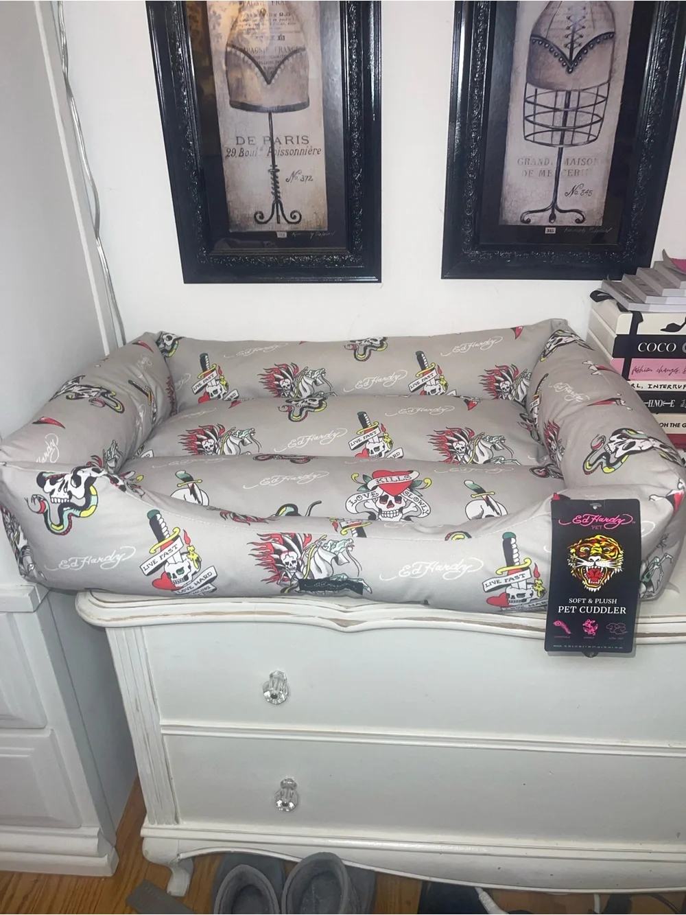 NWT Ed Hardy Gray Tattoo Skull Print Pet Cuddler Bed